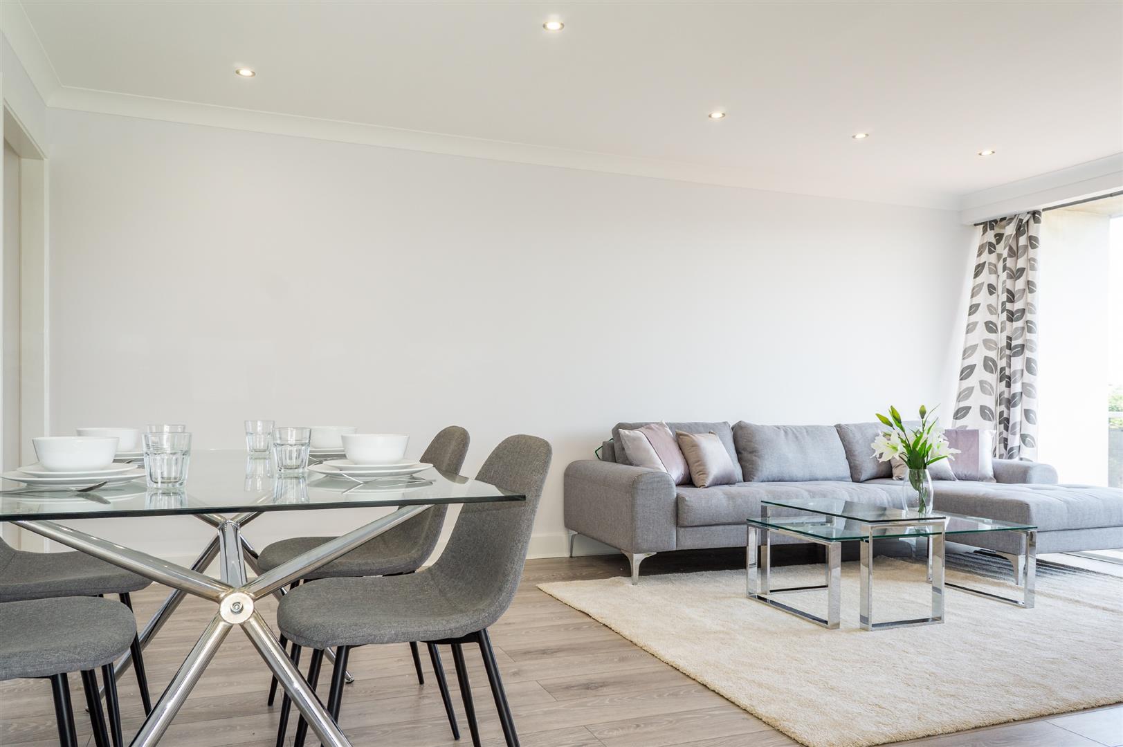 3 bed property in Regent Court, St John's Wood